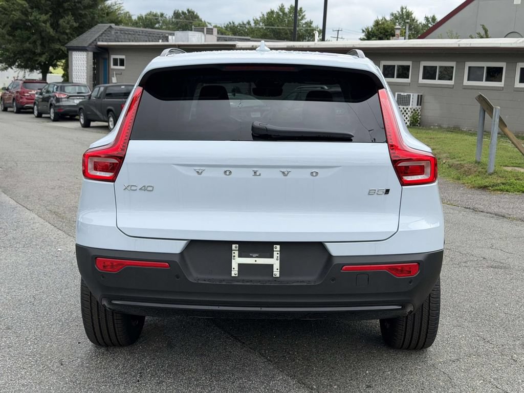 New 2026 Volvo XC40 B5 Core w/ Climate Package AWD/4WD image 20