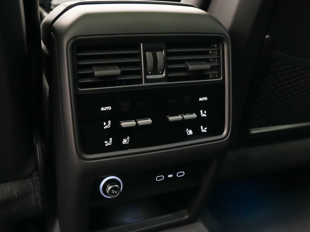 New 2026 Porsche Cayenne Coupe AWD/4WD image 20