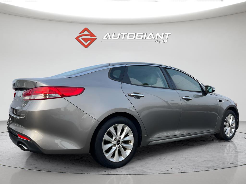 Used 2017 Kia Optima EX image 8