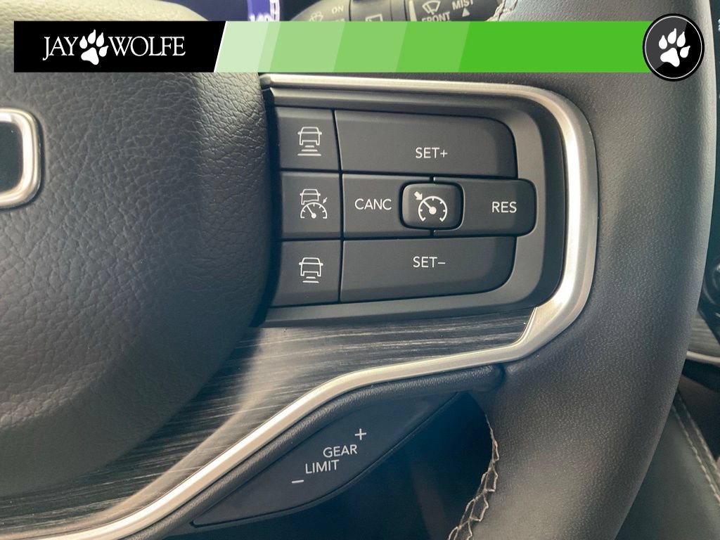 Used 2024 Jeep Wagoneer Series II AWD/4WD image 13
