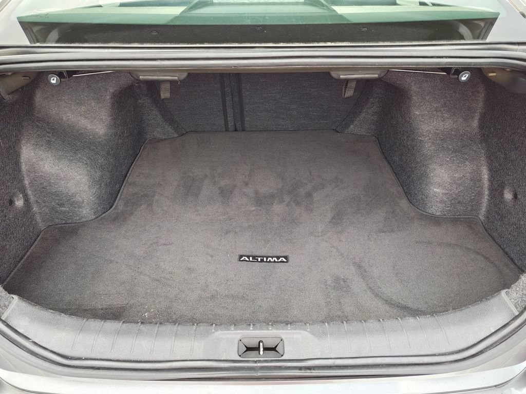 Used 2024 Nissan Altima 2.5 SV FWD image 29
