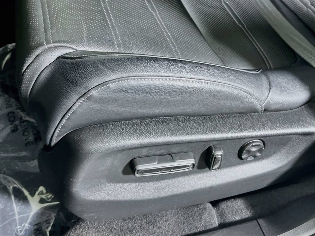 Used 2019 Honda CR-V Touring image 18