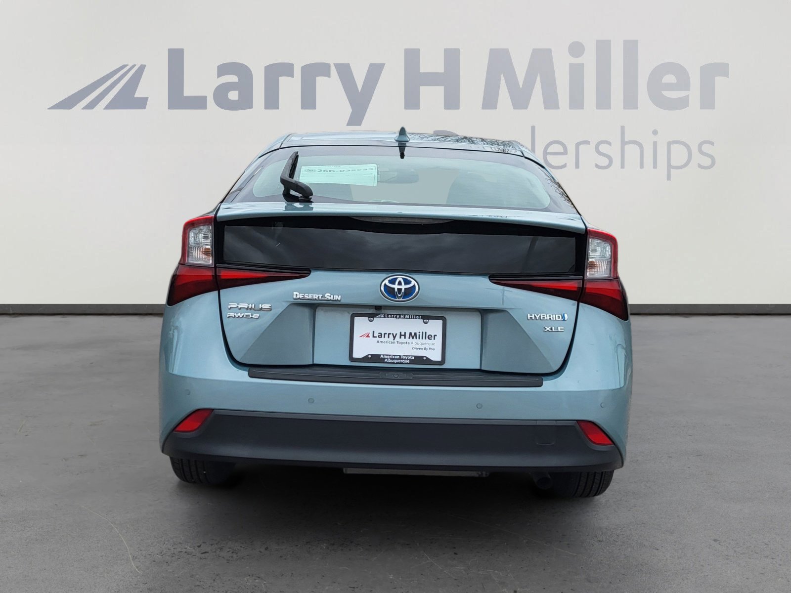 Used 2021 Toyota Prius XLE w/ Carpet Mat Package (TMS) image 4