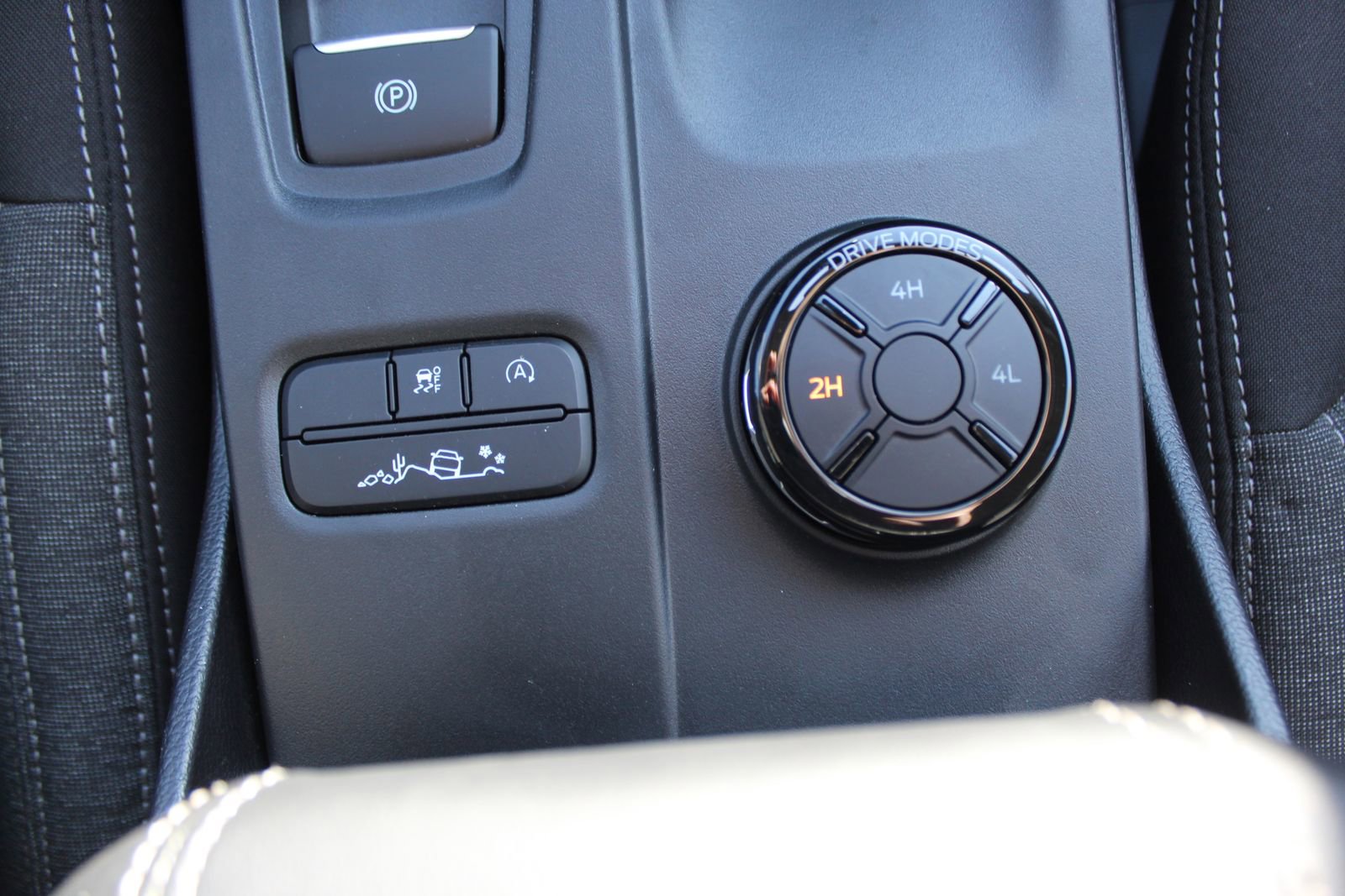 New 2025 Ford Ranger XLT w/ FX4 Off-Road Package image 32