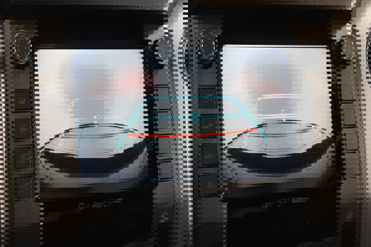 Used 2021 Toyota Tundra SR5 w/ Trail Edition image 8