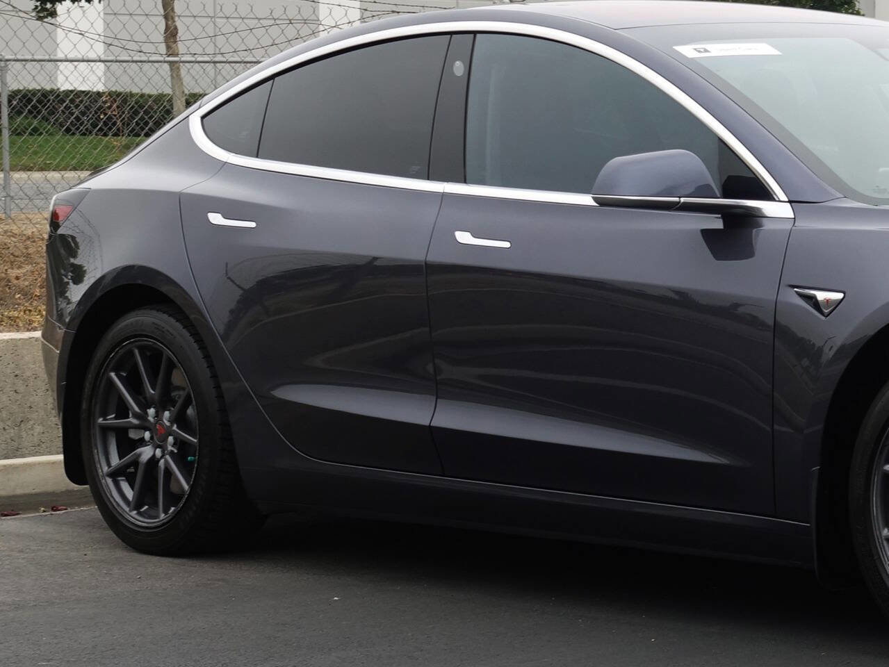 Used 2018 Tesla Model 3 Long Range RWD image 17