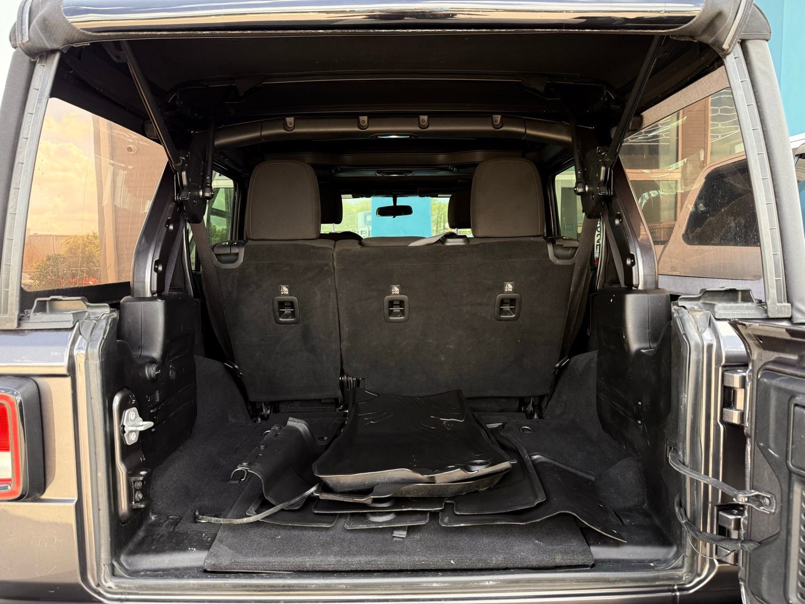 Used 2018 Jeep Wrangler Unlimited Sport S image 54