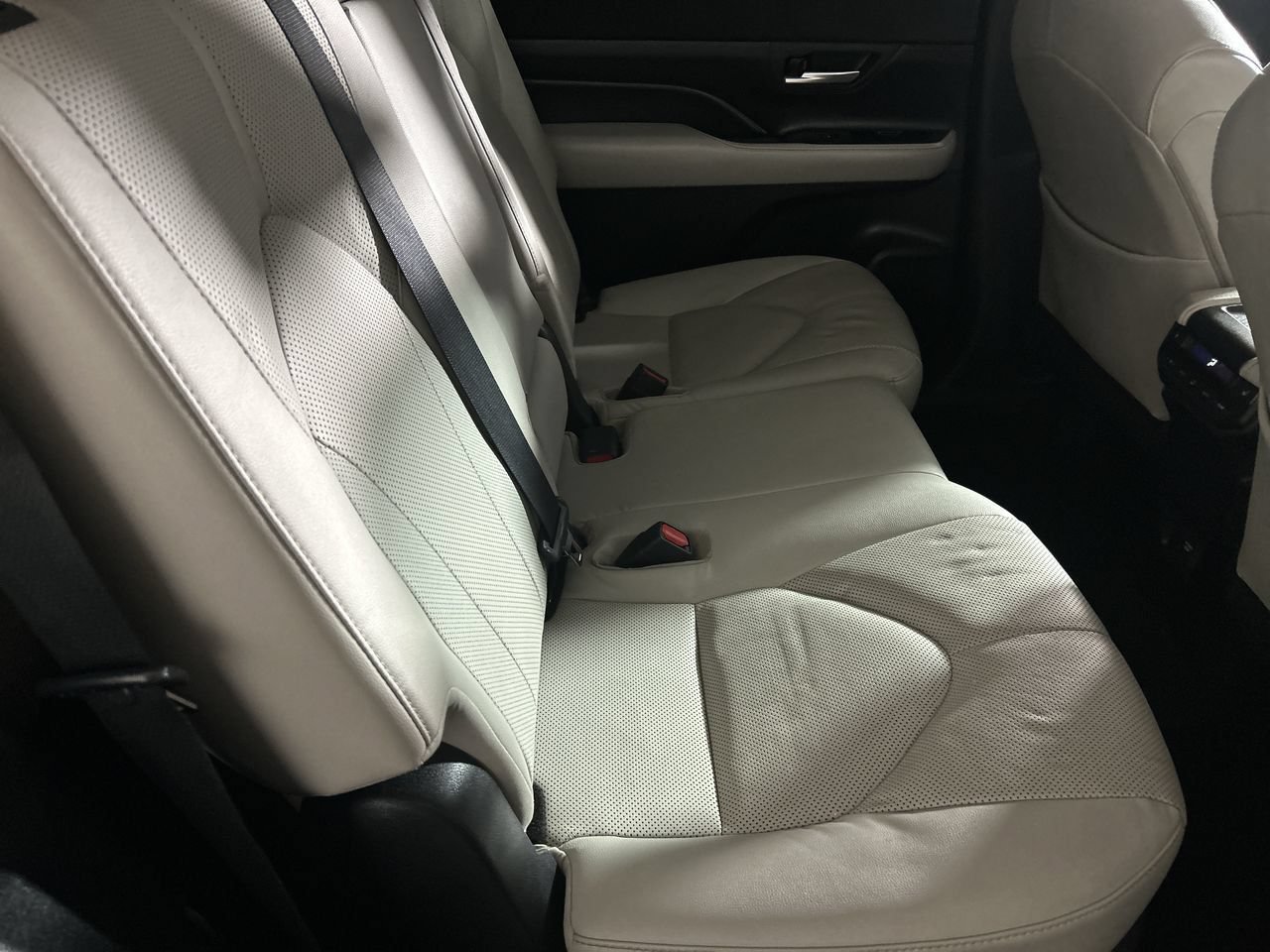 Used 2024 Toyota Grand Highlander AWD image 25