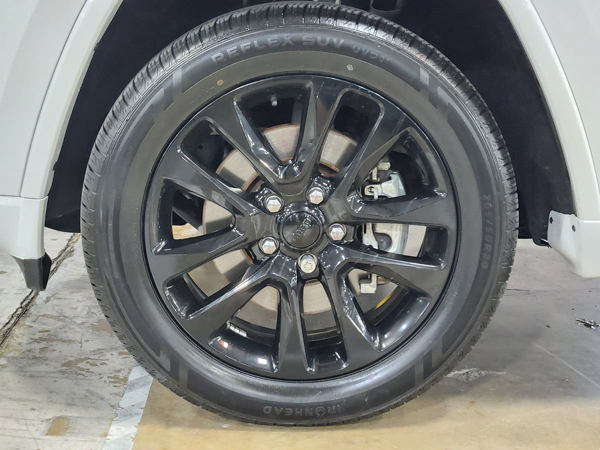 Used 2022 Jeep Grand Cherokee Laredo X AWD/4WD image 28