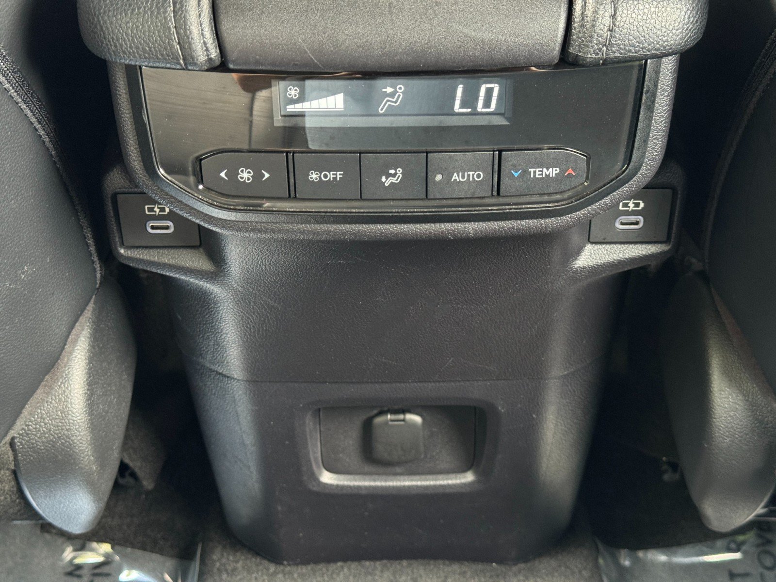 Used 2024 Toyota Grand Highlander AWD image 34