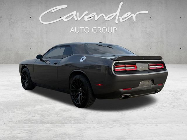 Used 2020 Dodge Challenger SXT w/ Driver Convenience Group RWD image 14