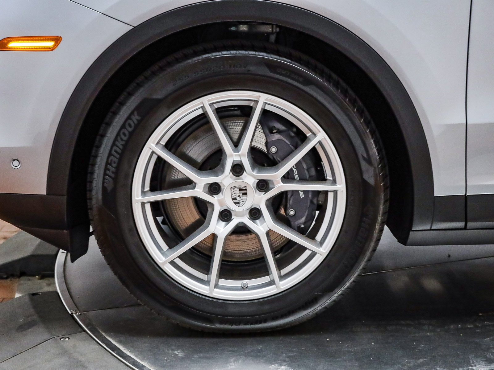 Used 2025 Porsche Cayenne image 10