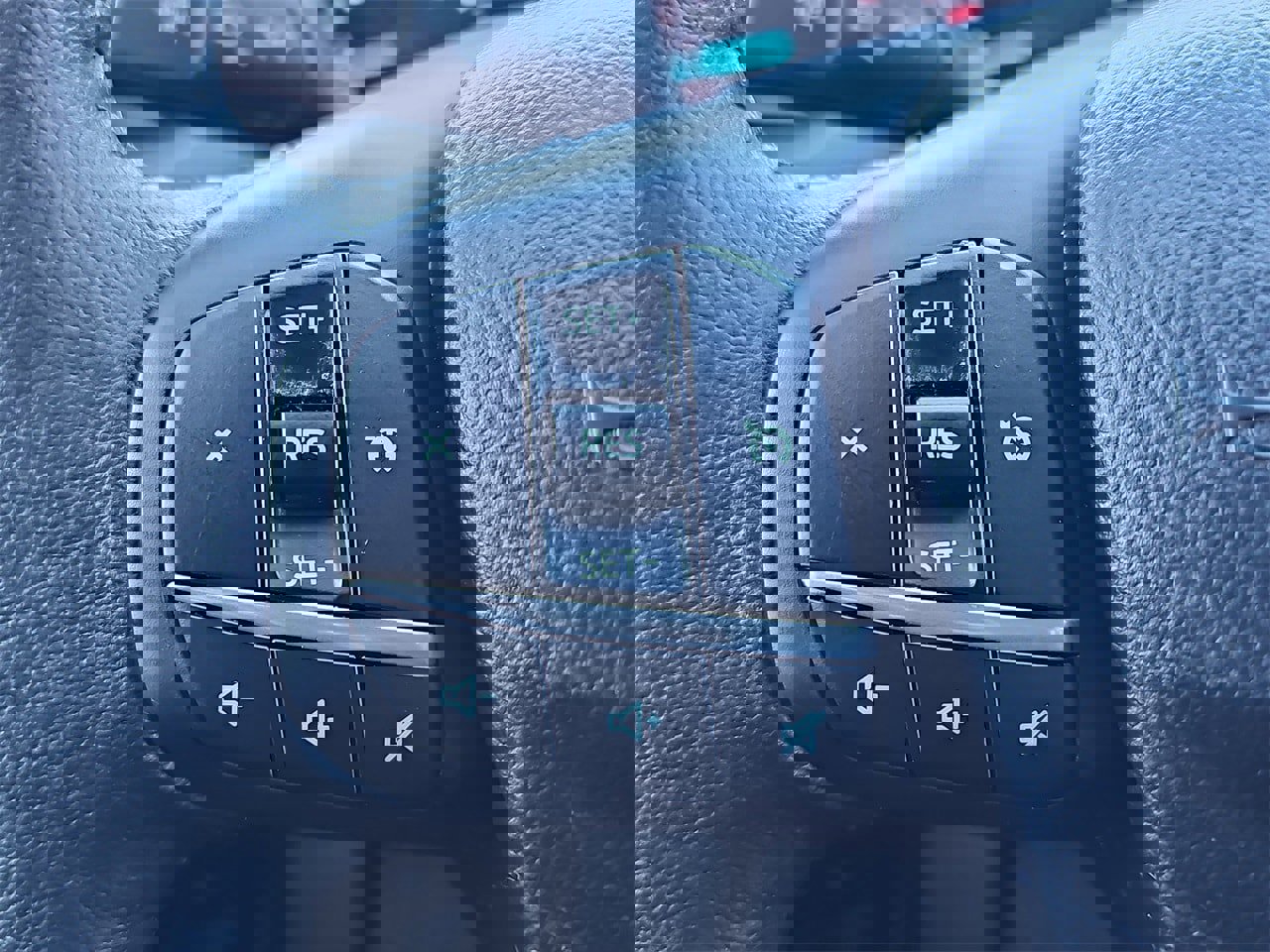 Used 2020 Ford Escape SEL image 17