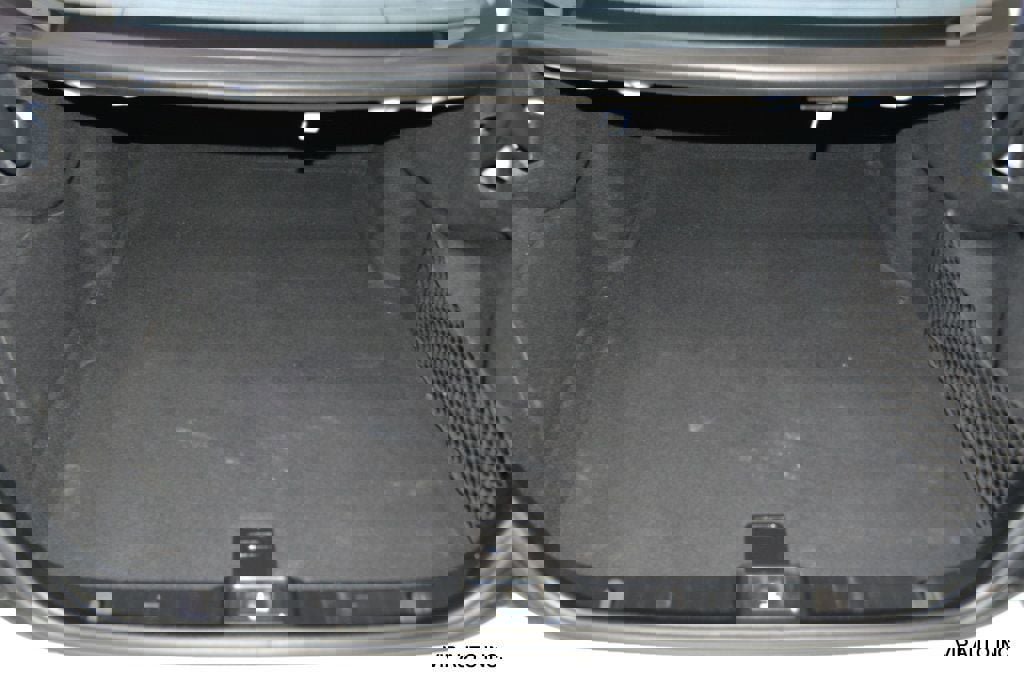 Used 2009 Mercedes-Benz E 550 Sedan image 33