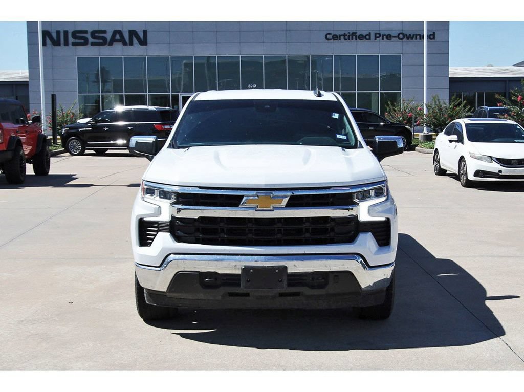 Used 2022 Chevrolet Silverado 1500 LT w/ Z71 Off-Road Package AWD/4WD image 8