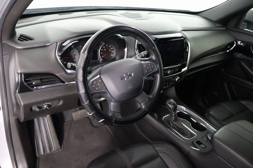 Used 2022 Chevrolet Traverse RS image 5