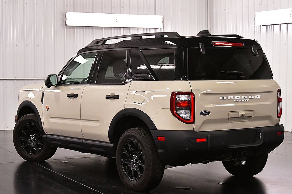 Used 2025 Ford Bronco Sport Badlands image 5