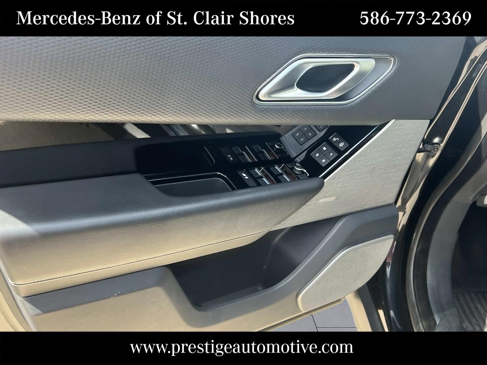 Used 2019 Land Rover Range Rover Velar R-Dynamic SE AWD/4WD image 18