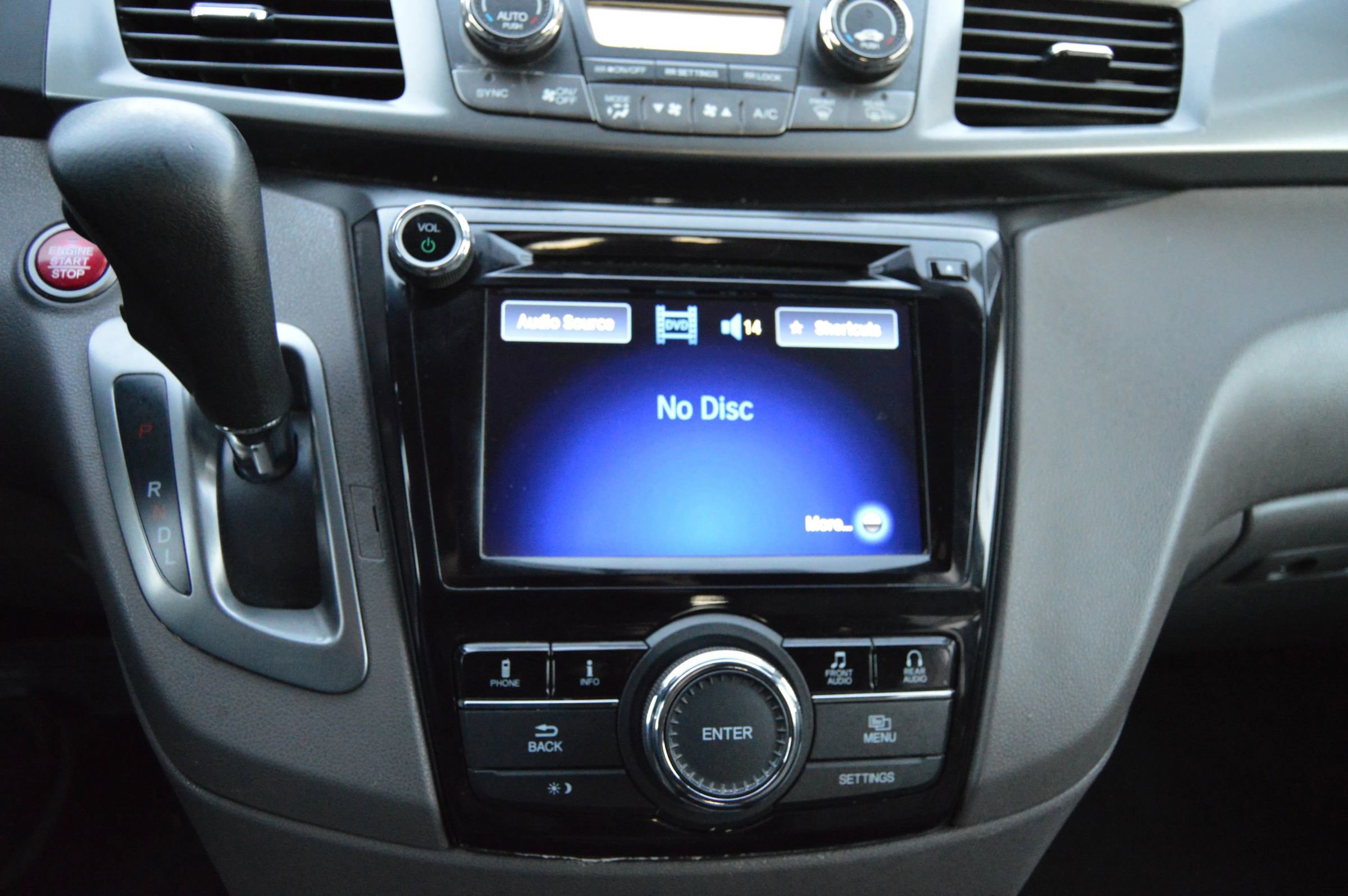 Used 2017 Honda Odyssey SE image 12