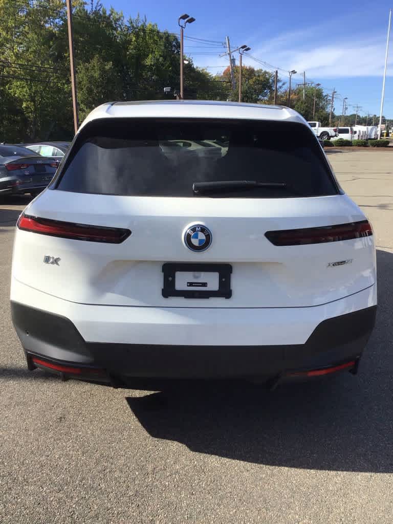 Used 2024 BMW iX xDrive50 w/ Convenience Package AWD/4WD image 5