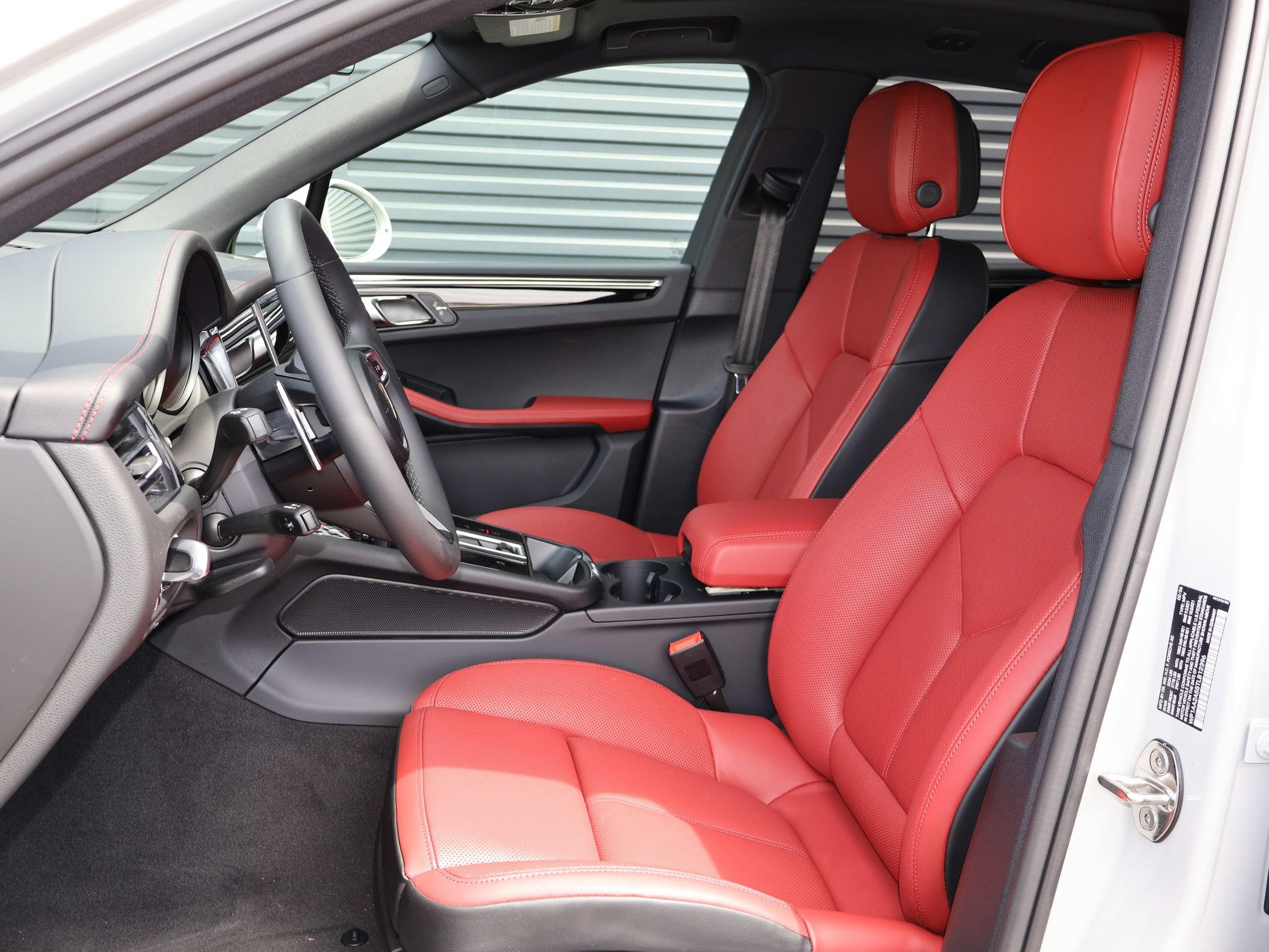New 2026 Porsche Macan AWD/4WD image 5