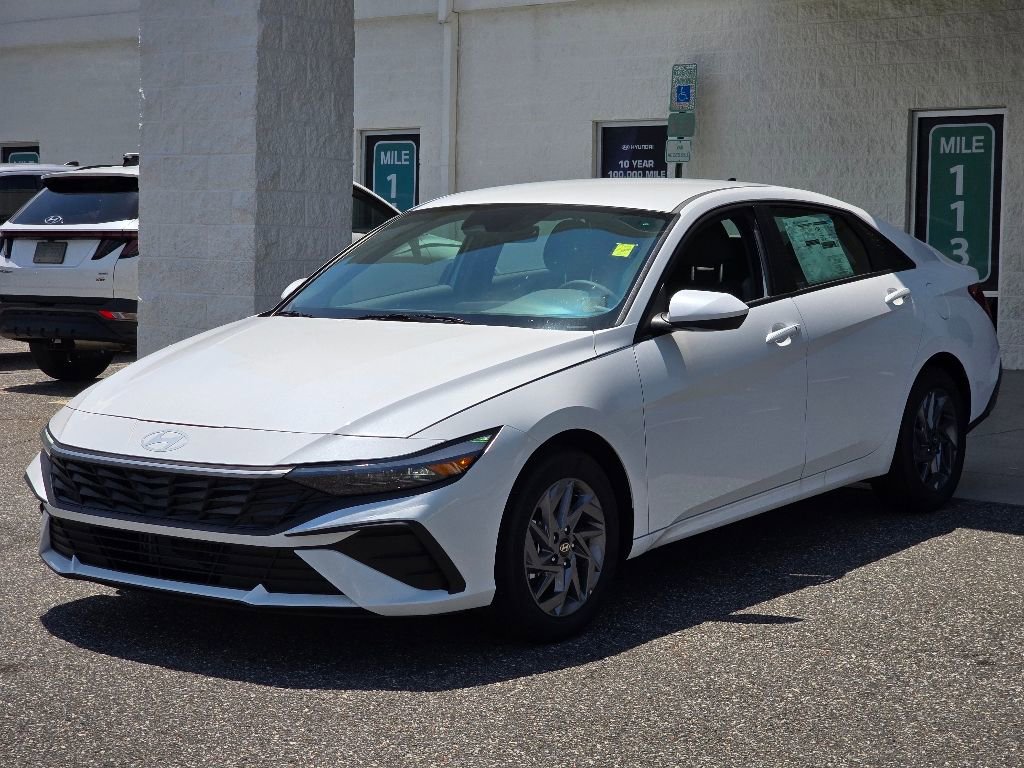 New 2025 Hyundai Elantra Blue image 23