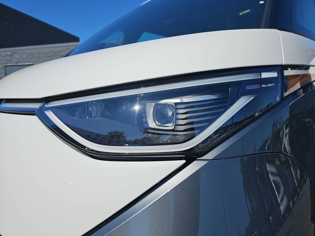 Used 2025 Volkswagen ID. Buzz Pro S Plus image 36