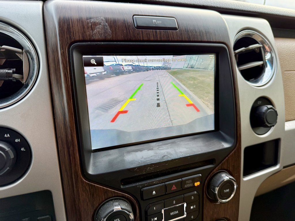 Used 2014 Ford F150 Lariat w/ Lariat Chrome Package image 20