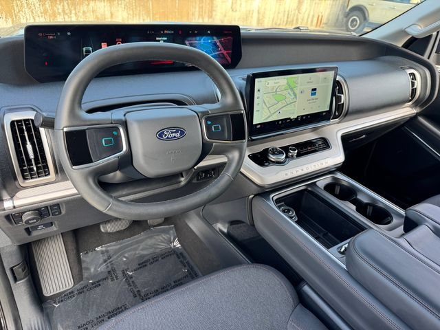 Used 2025 Ford Expedition Max Active AWD/4WD image 11