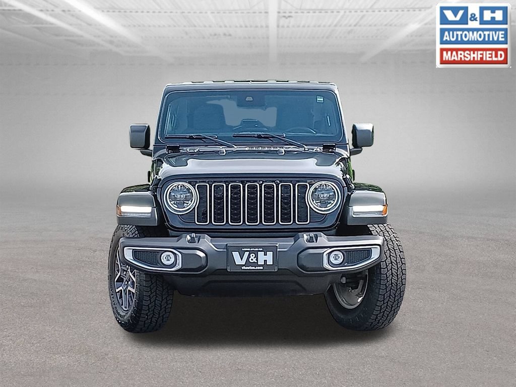Used 2025 Jeep Wrangler Unlimited Sahara AWD/4WD image 29
