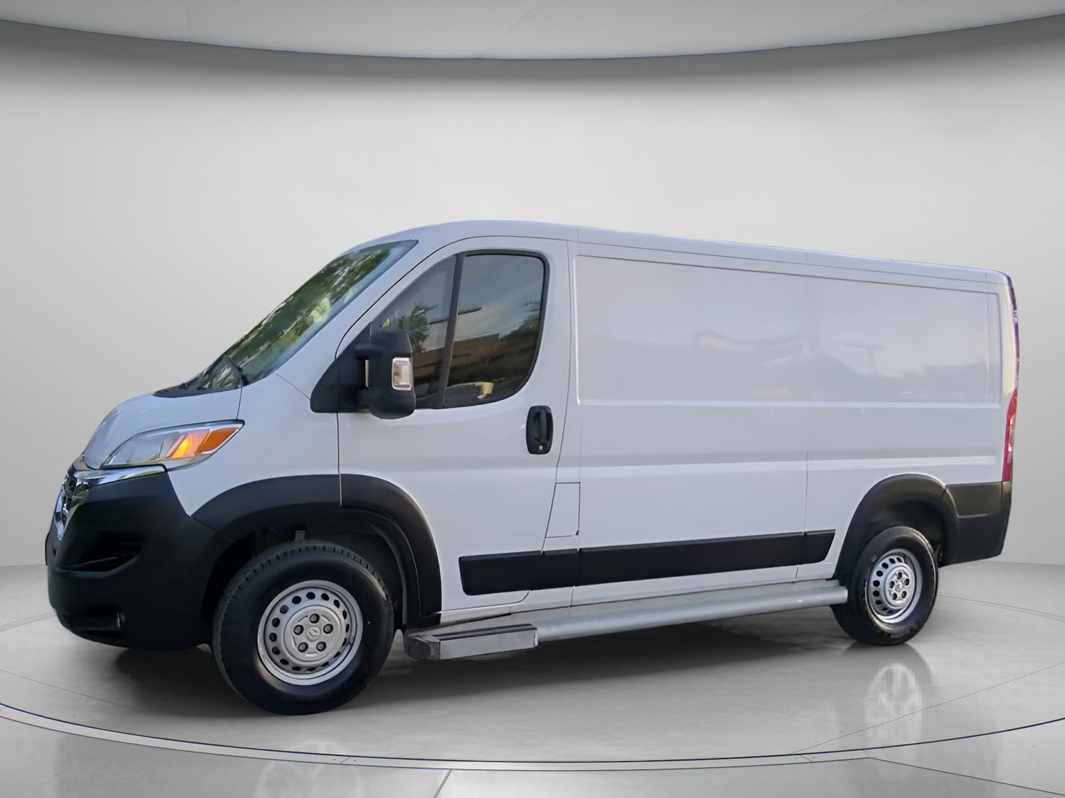 Used 2025 RAM ProMaster 2500 w/ U-Haul Equipment Group FWD image 14