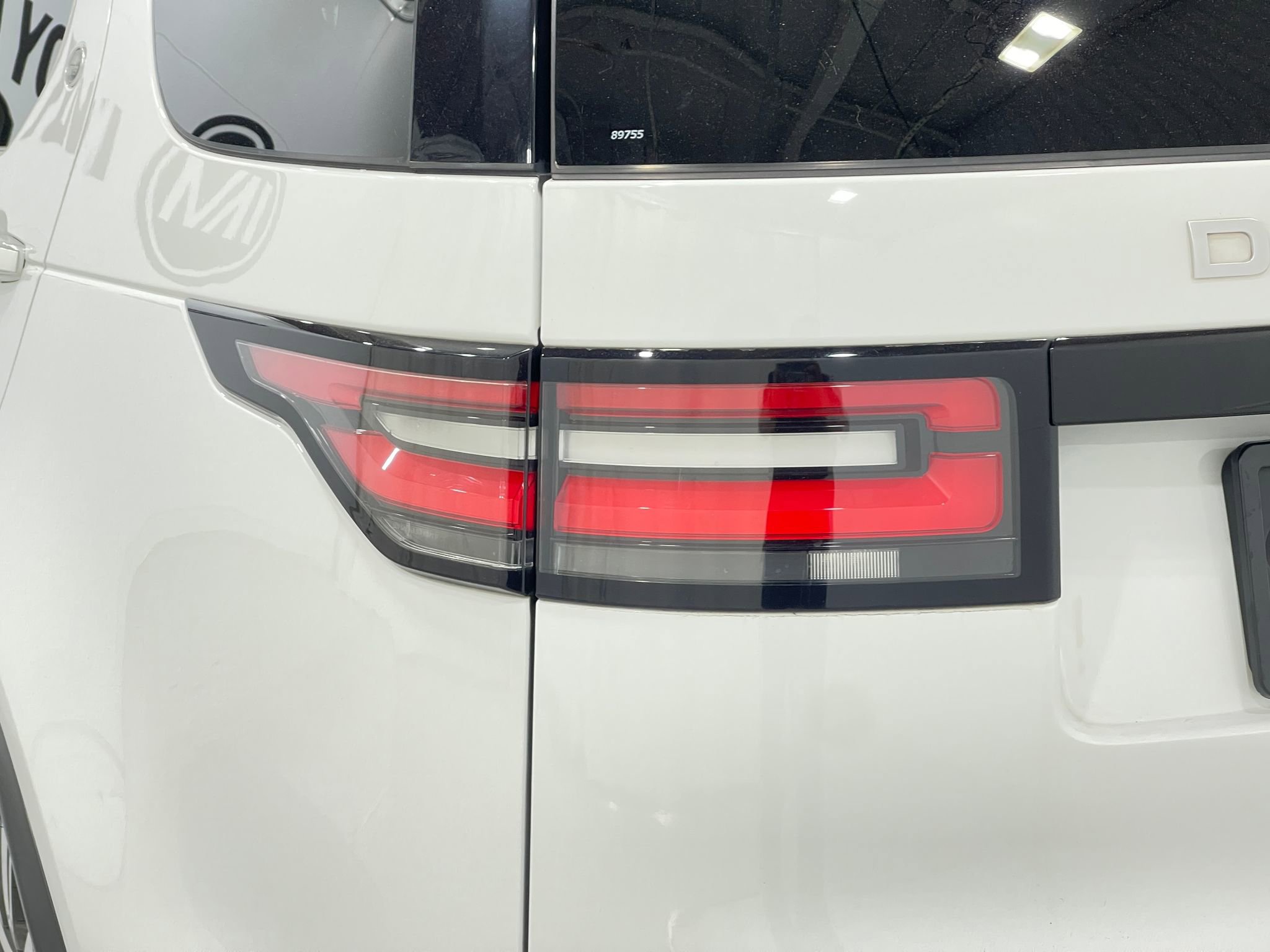 Used 2018 Land Rover Discovery HSE Luxury AWD/4WD image 36