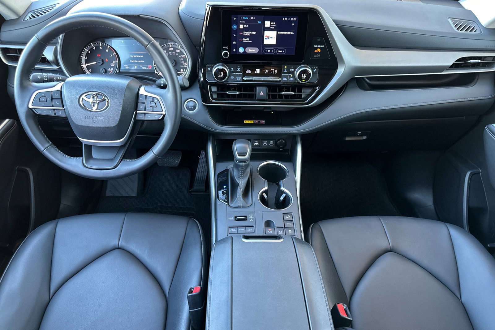 Used 2026 Toyota Highlander XLE AWD/4WD image 14