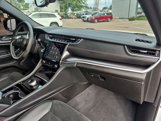 Used 2023 Jeep Grand Cherokee Altitude AWD/4WD image 22