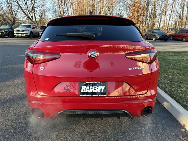Used 2022 Alfa Romeo Stelvio Veloce image 7
