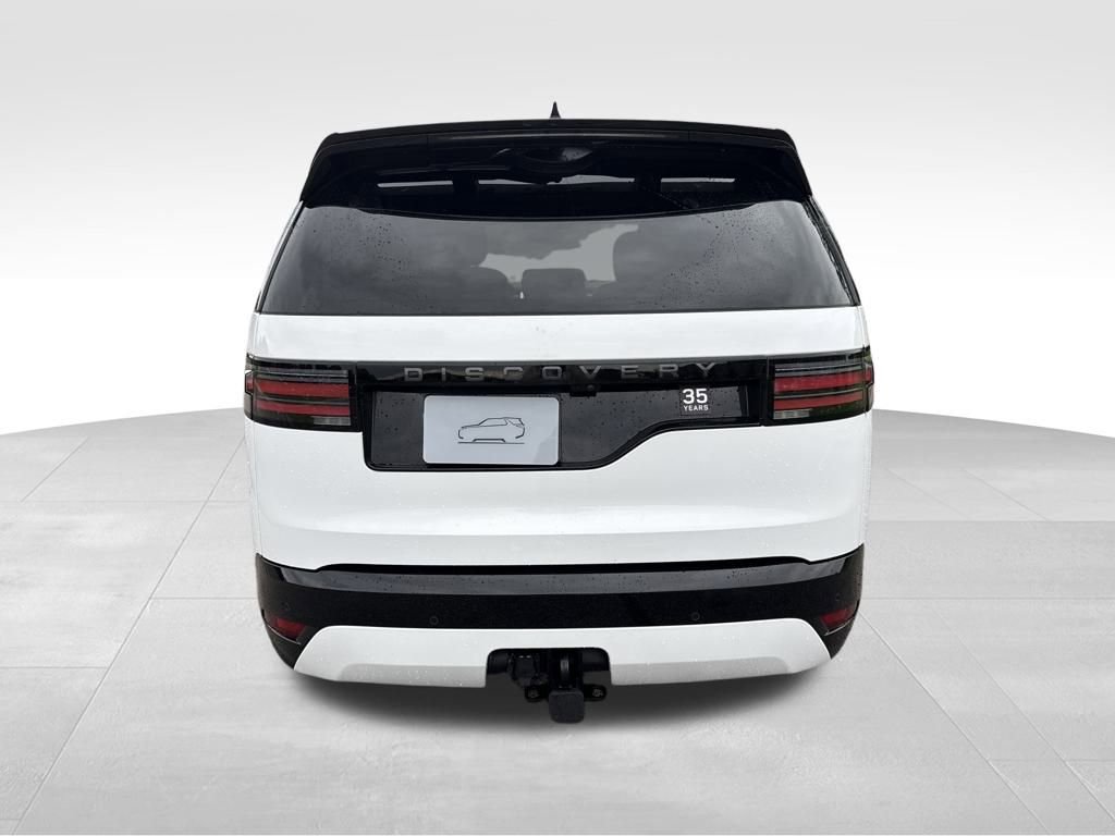 New 2025 Land Rover Discovery Dynamic SE image 8