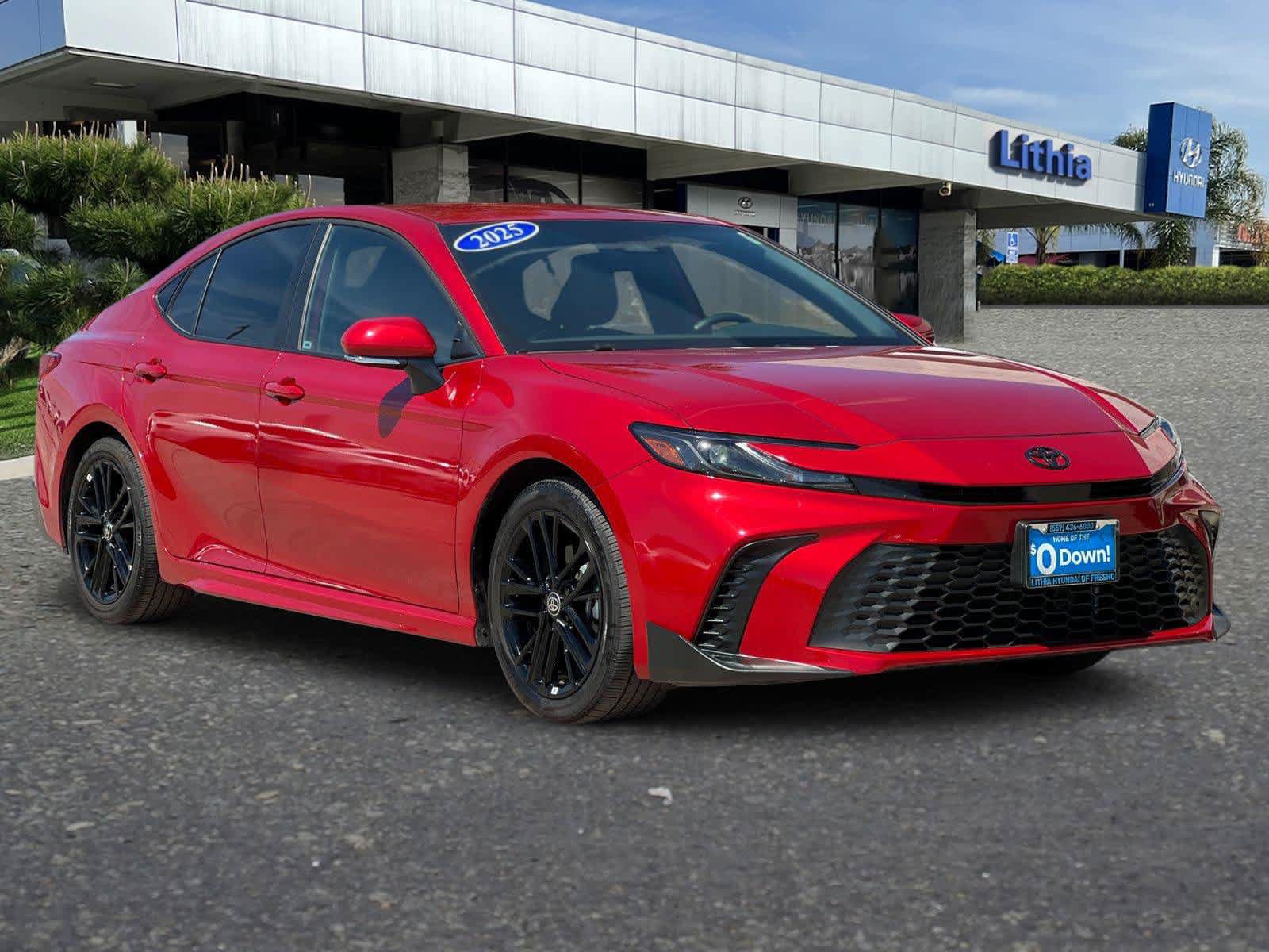 Used 2025 Toyota Camry SE FWD image 9
