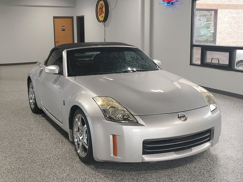 Used 2007 Nissan 350Z Touring RWD image 12