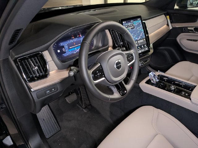 New 2026 Volvo XC90 T8 Plus w/ Protection Package AWD/4WD image 14