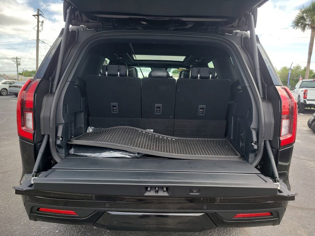 Used 2026 Ford Expedition Platinum w/ Stealth Performance Package image 7