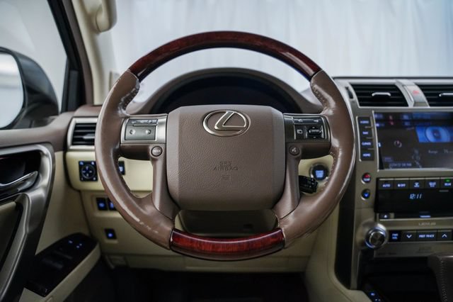 Used 2017 Lexus GX 460 Luxury w/ Preferred Accessory Package AWD/4WD image 51