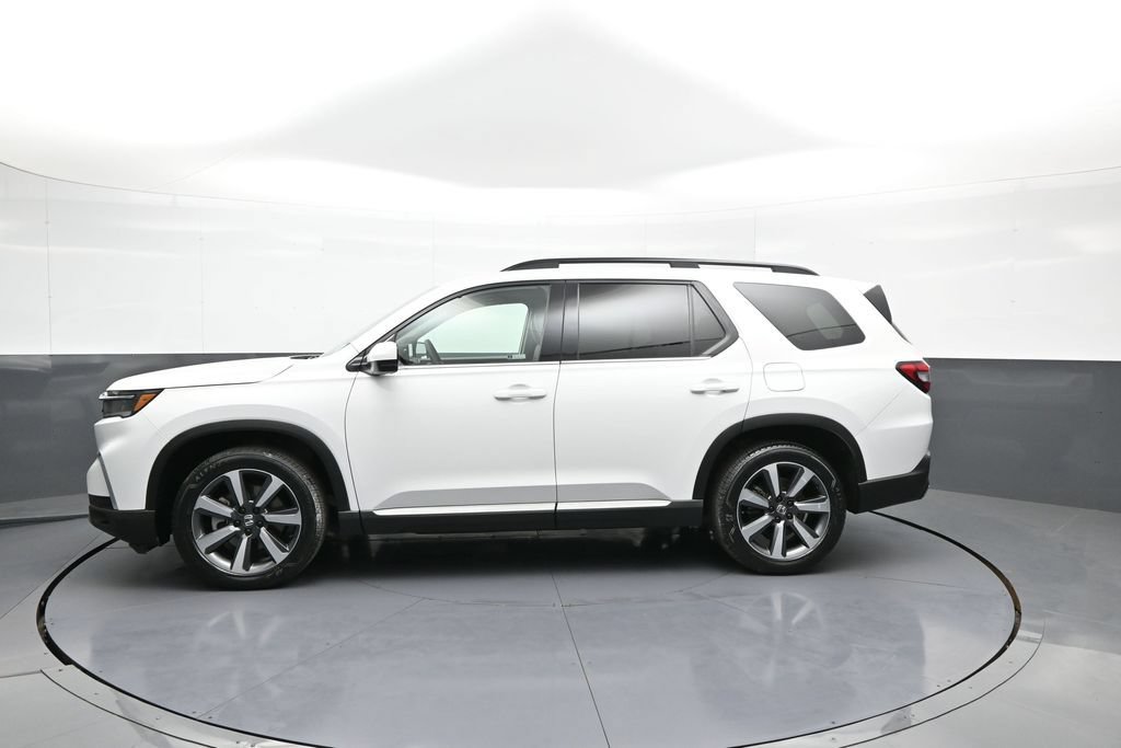Certified 2024 Honda Pilot Touring image 9