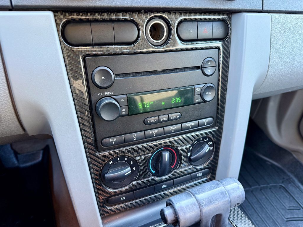 Used 2005 Ford Mustang Coupe image 24