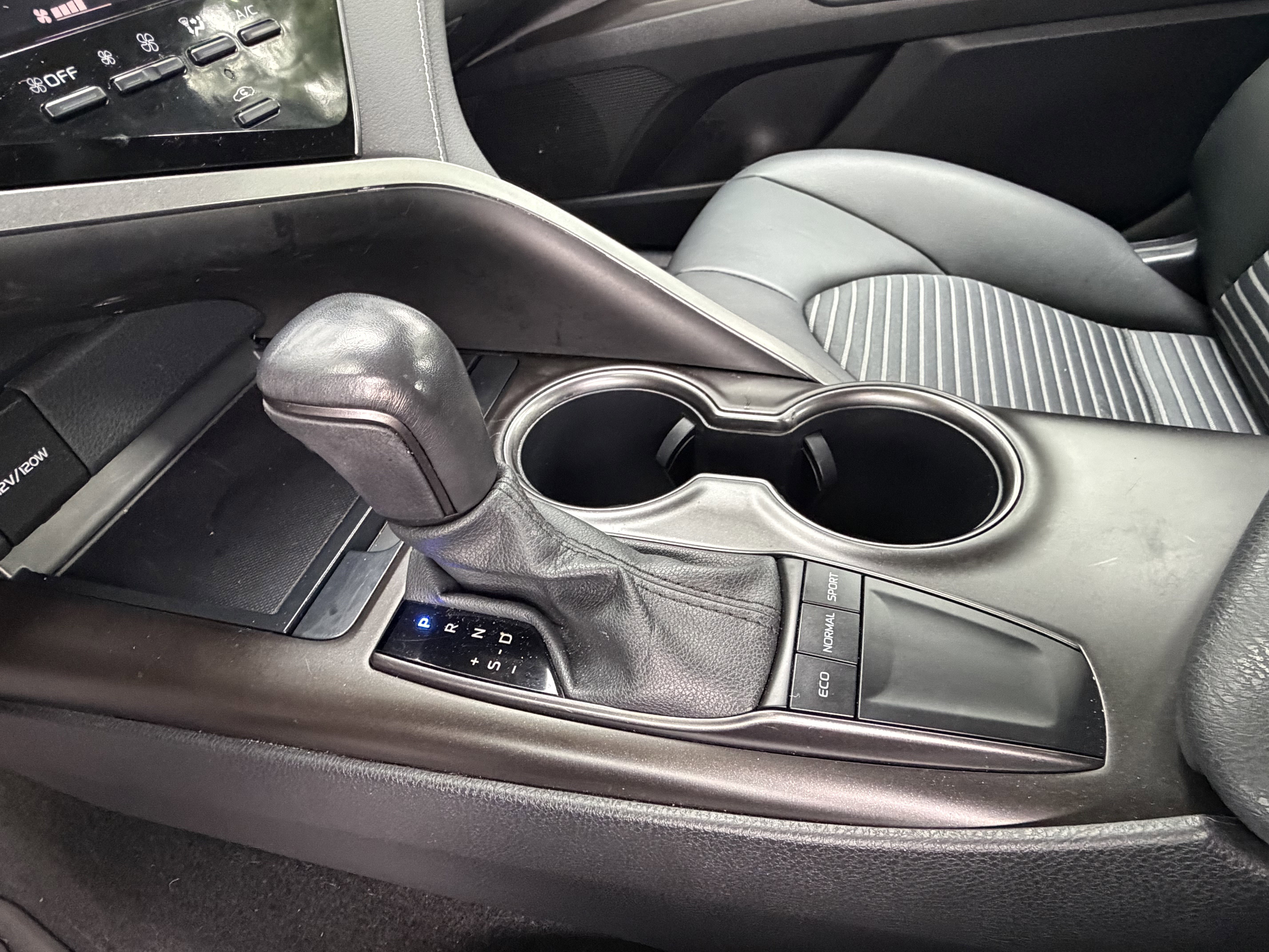 Used 2023 Toyota Camry SE FWD image 28