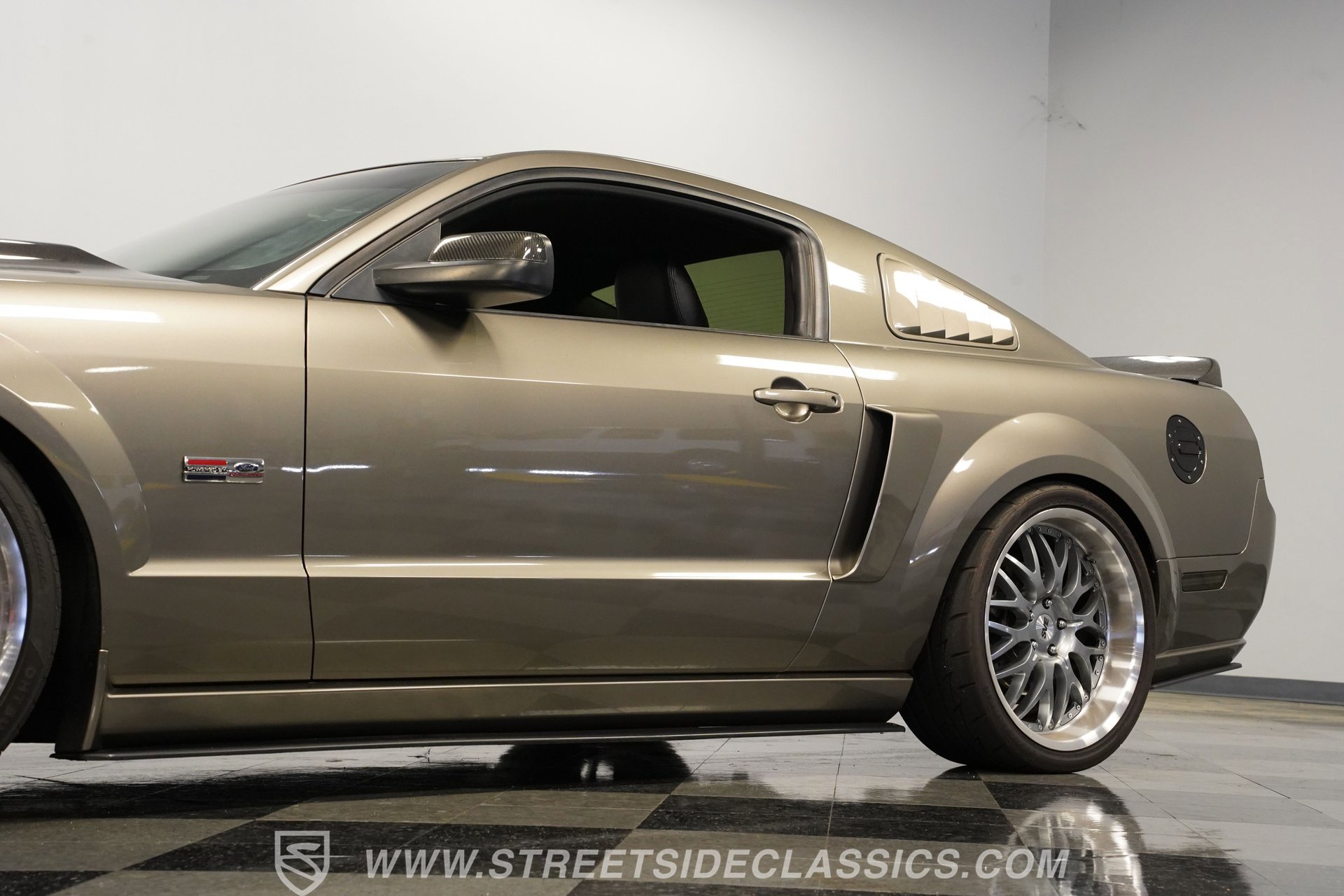 Used 2005 Ford Mustang GT RWD image 23