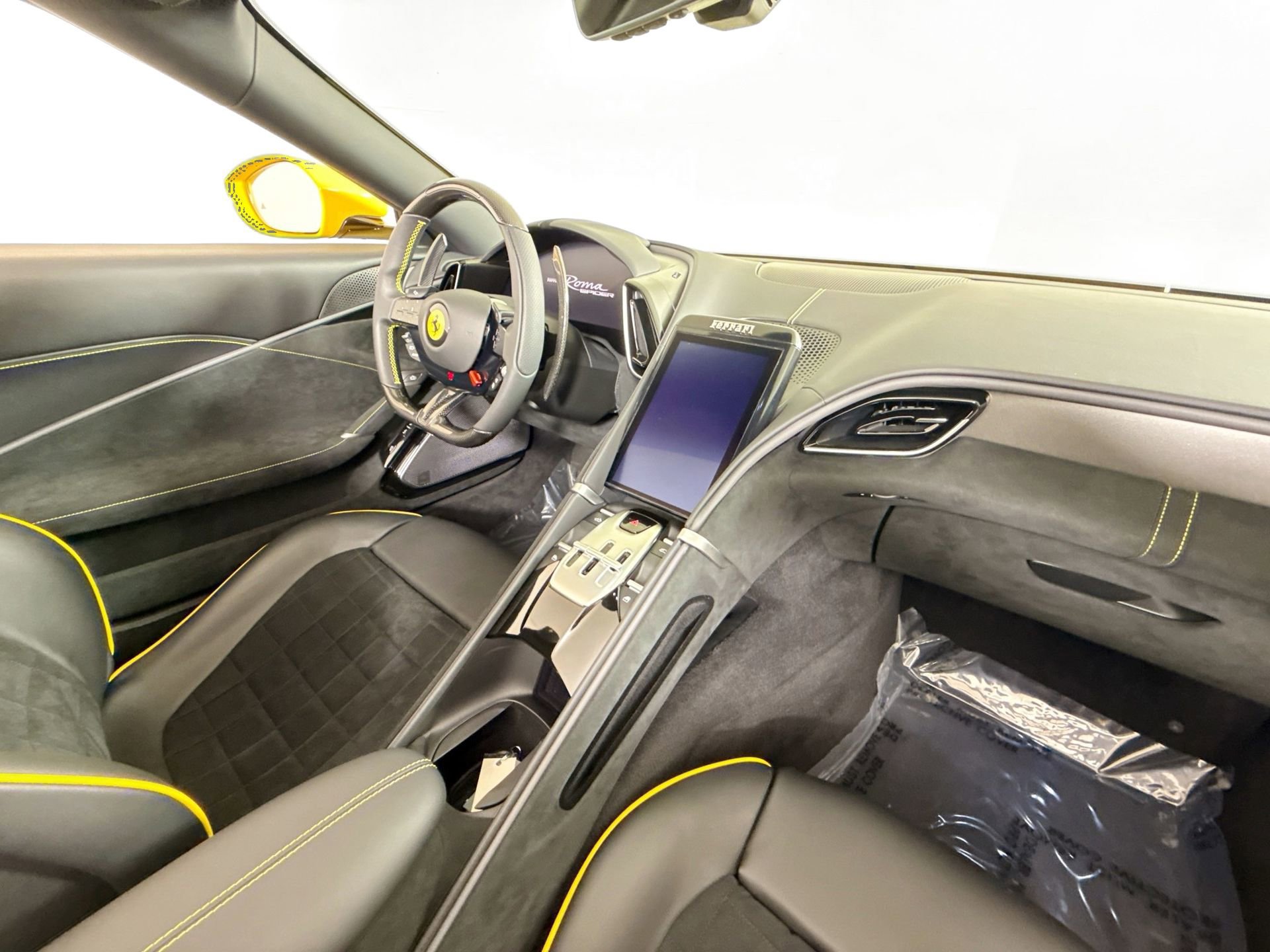 Certified 2025 Ferrari Roma Spider RWD image 26