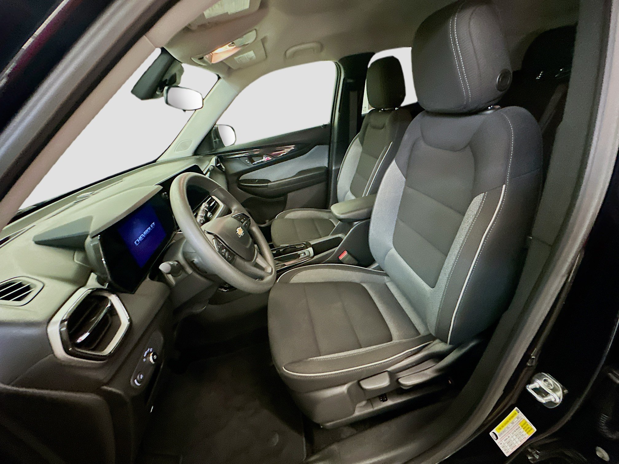 Used 2025 Chevrolet TrailBlazer LT AWD/4WD image 13