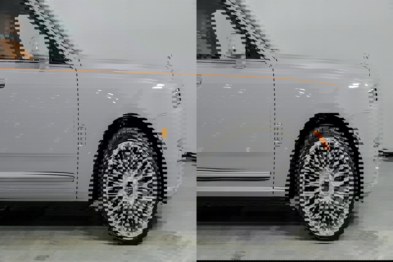 Used 2025 Rolls-Royce Cullinan image 15