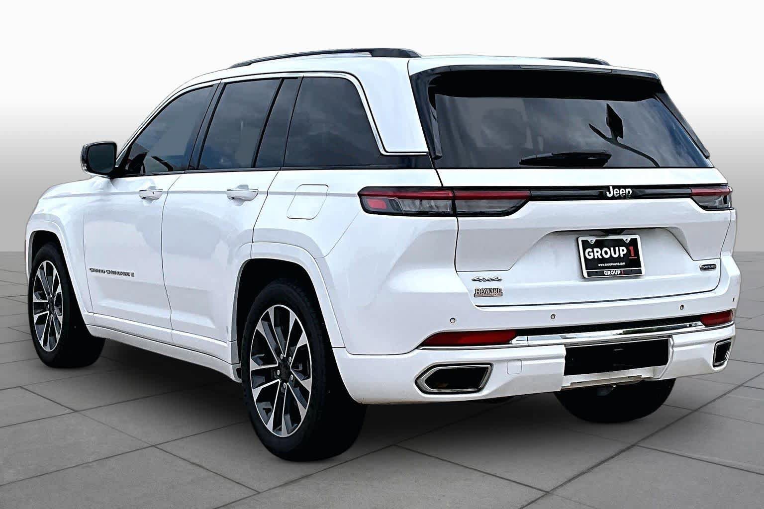 Used 2022 Jeep Grand Cherokee Overland AWD/4WD image 12