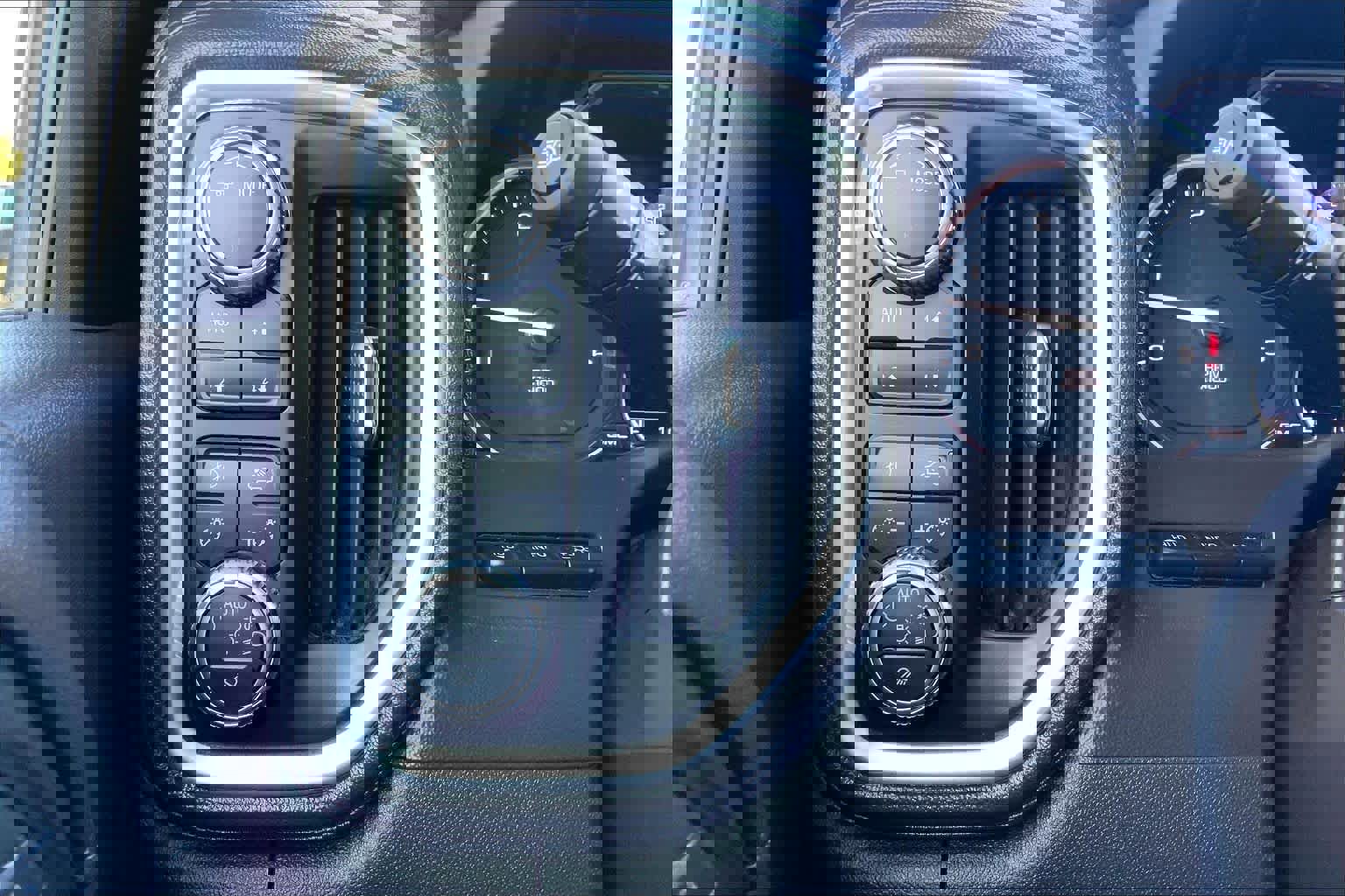 Used 2020 GMC Sierra 3500 Denali w/ Denali Ultimate Package image 33